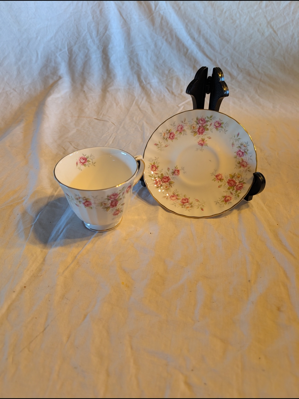 2/40$ Vintage Pink Floral Teacup and Saucer Set with Gold Trim